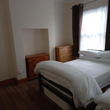 Bubblesbnb- 4 Bedroom House ロンドン エクステリア 写真