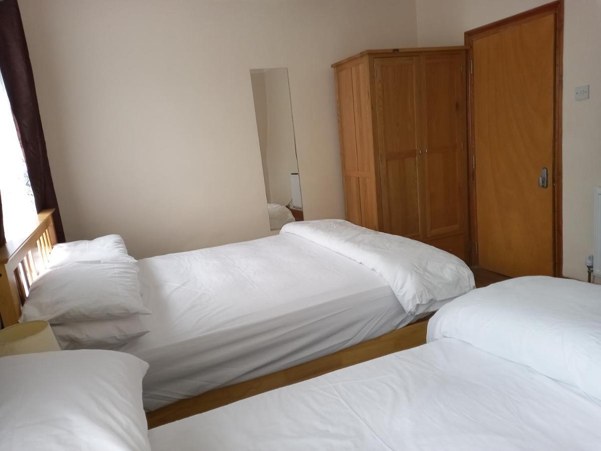 Bubblesbnb- 4 Bedroom House ロンドン エクステリア 写真