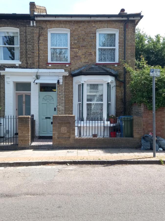 Bubblesbnb- 4 Bedroom House ロンドン エクステリア 写真